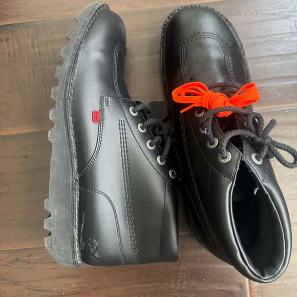 Kickers - Picture 15 of 16